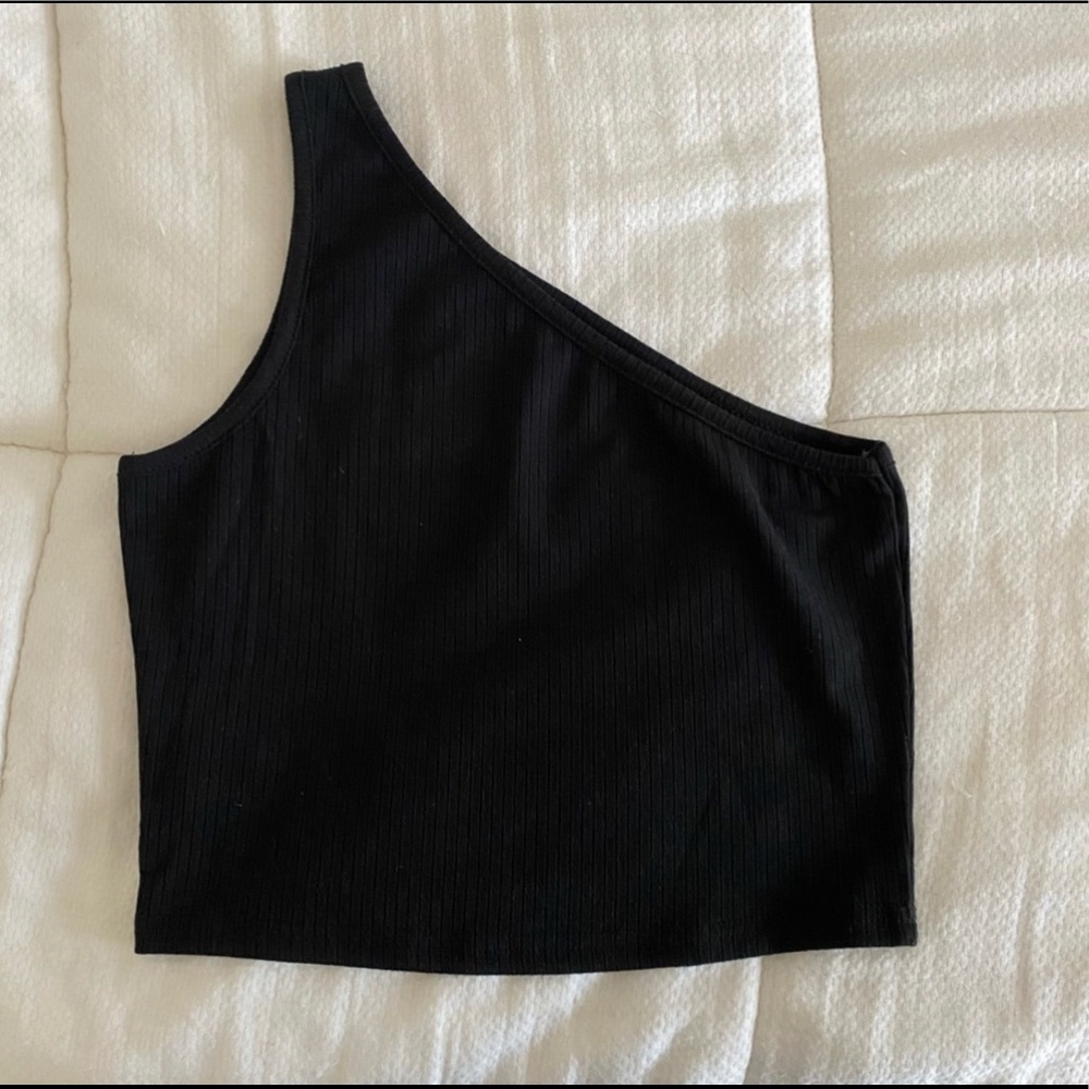 One shoulder cropped top